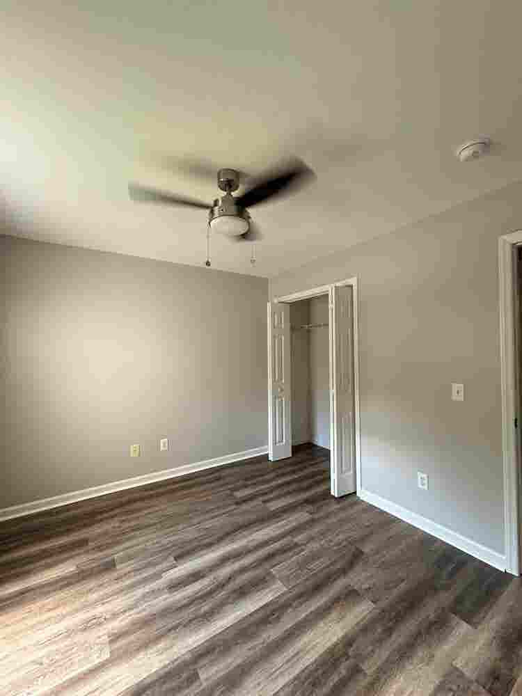 Looking for roommate ! Urgent !