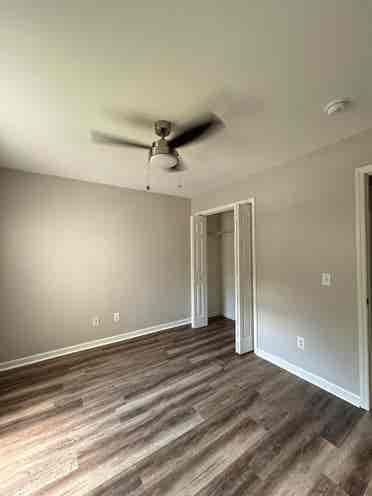Looking for roommate ! Urgent !