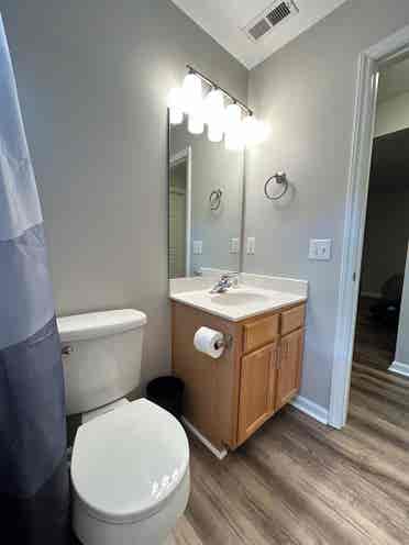 Looking for roommate ! Urgent !
