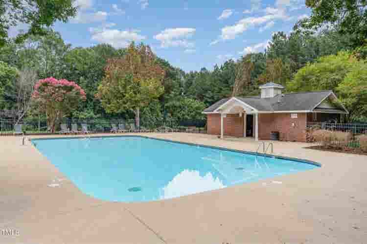 Looking for roommate ! Urgent !
