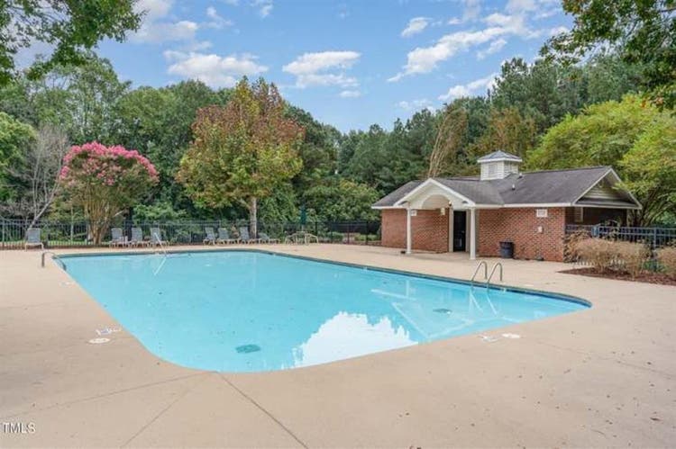 Looking for roommate ! Urgent !