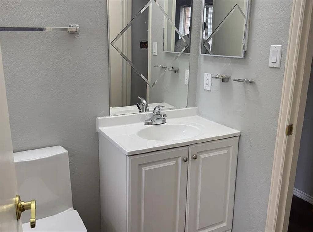 3 Bed HomeEast El Paso$Month