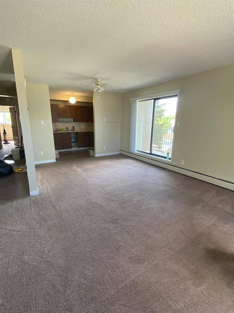 Two rooms available for sharing