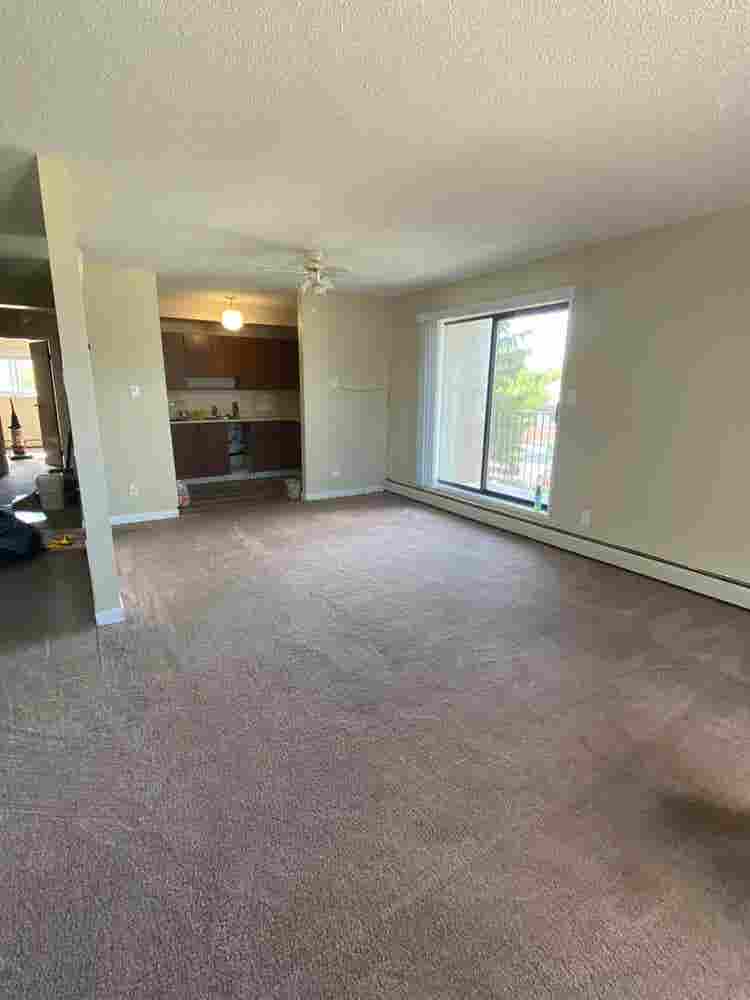 Two rooms available for sharing