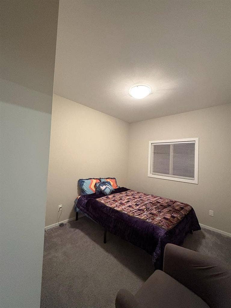 Two rooms available for sharing