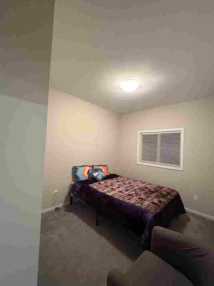 Two rooms available for sharing