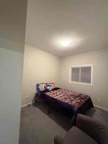 Two rooms available for sharing