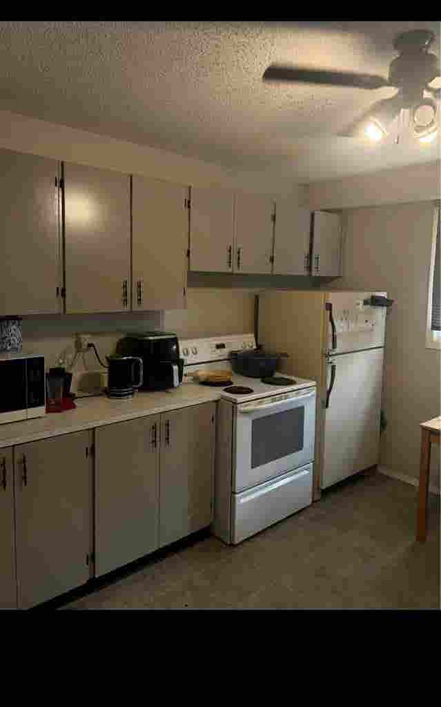 Two rooms available for sharing