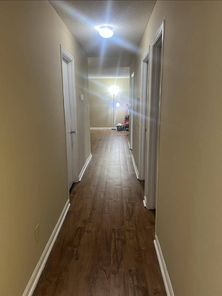 Rooms to rent in a condo