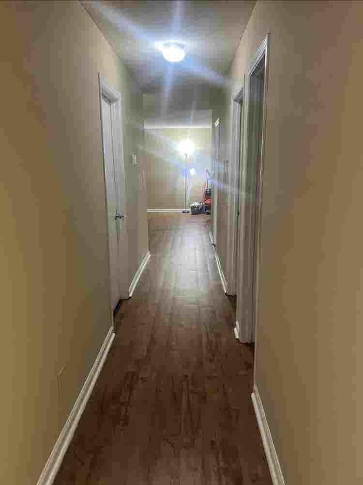 Rooms to rent in a condo