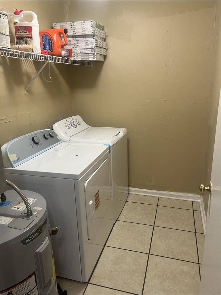 Rooms to rent in a condo