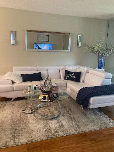 Furnished room for Rent