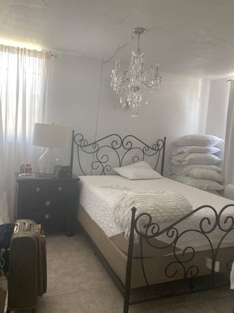 Furnished room for Rent