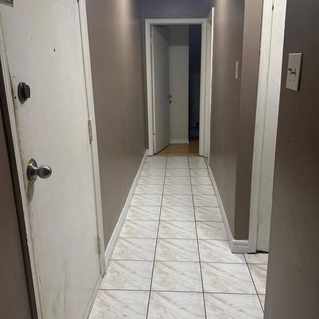 Urgently needing a roommate