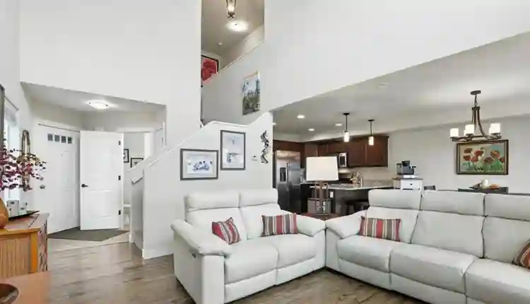 Furnished room plus Utilities/WiFi