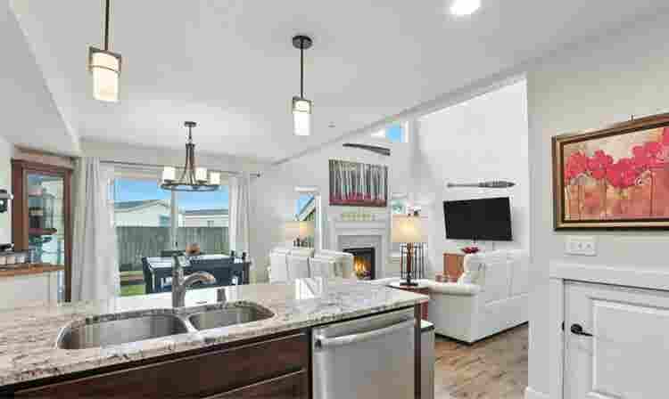 Furnished room plus Utilities/WiFi