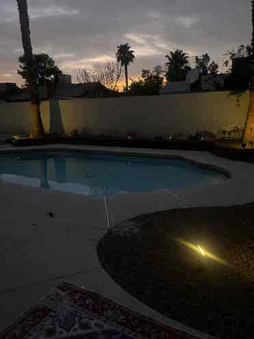 Renting a room ~ 4 bd house w pool