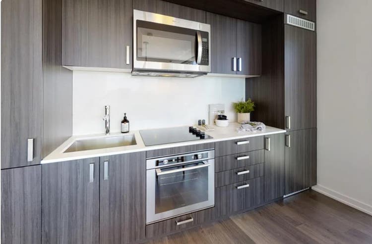 Room in Yonge & Eglinton - Sept 1st