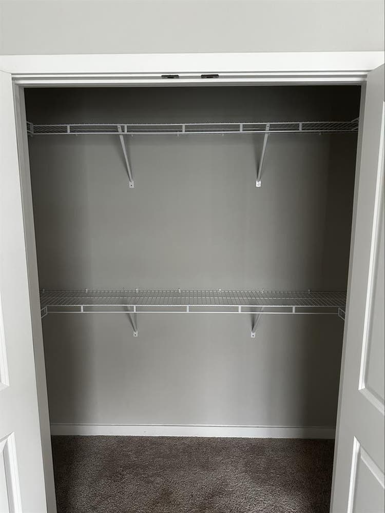 Looking for roommate