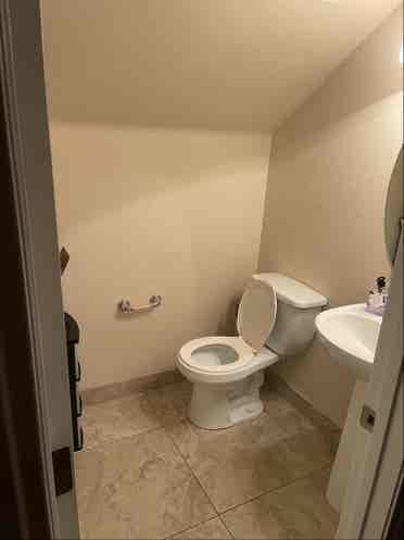 Room for Rent / Roommates