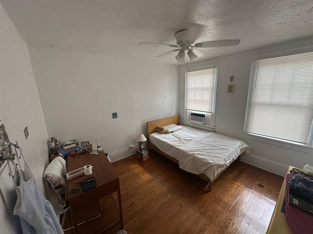 Charming Room in Downtown Apt