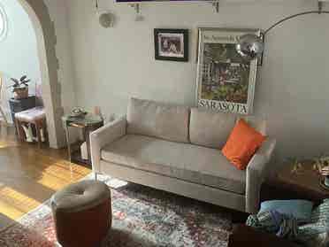 Charming Room in Downtown Apt