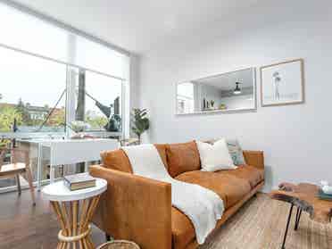 Modern 1 bedroom apt. for sublet!