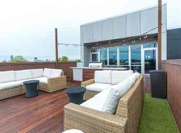Modern 1 bedroom apt. for sublet!