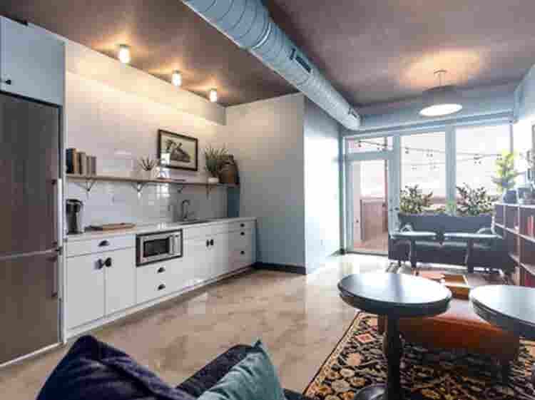 Modern 1 bedroom apt. for sublet!