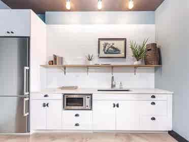 Modern 1 bedroom apt. for sublet!