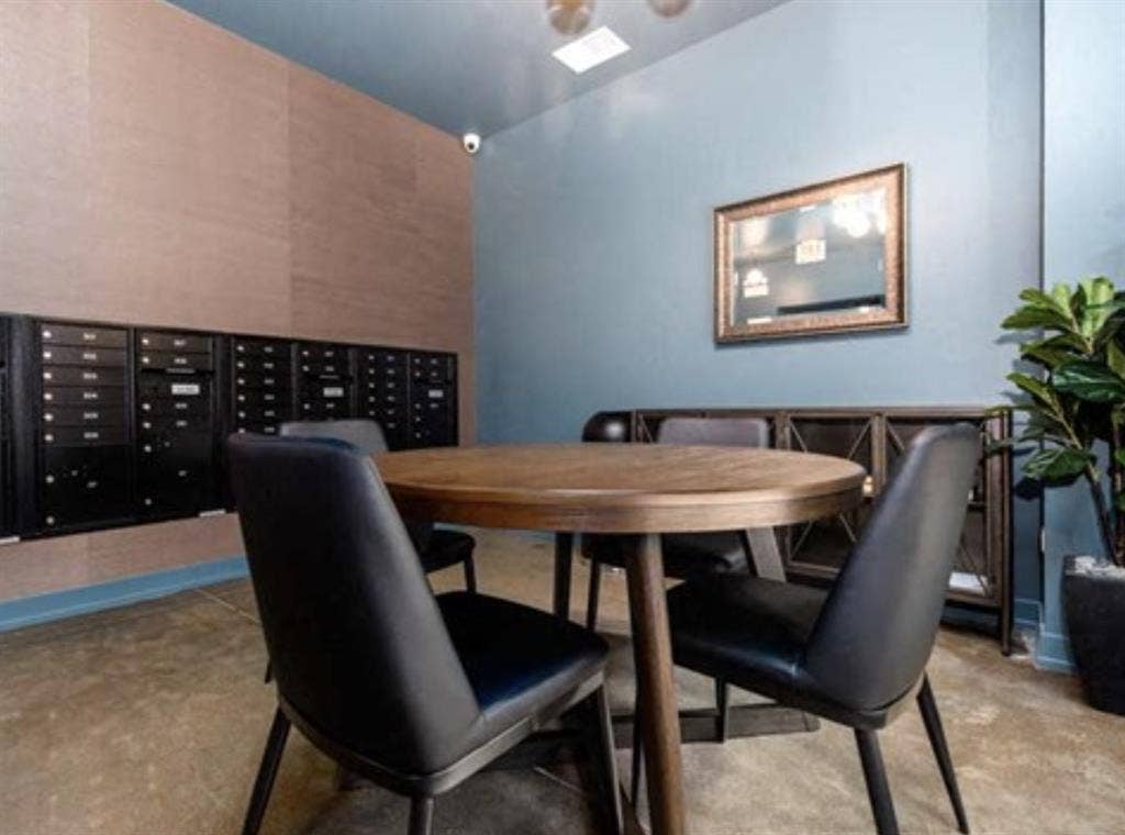 Modern 1 bedroom apt. for sublet!