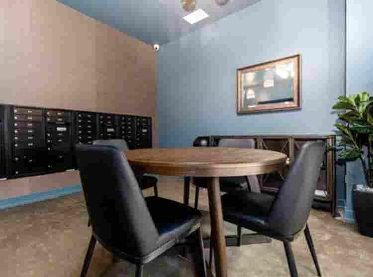 Modern 1 bedroom apt. for sublet!