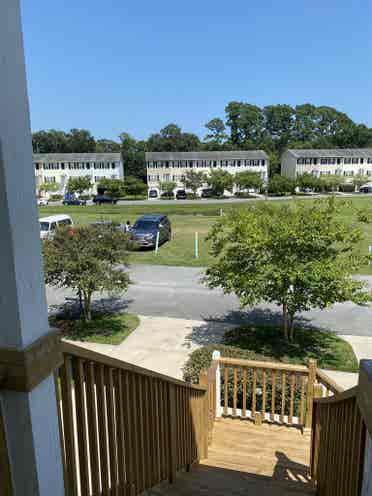 2 Rooms available