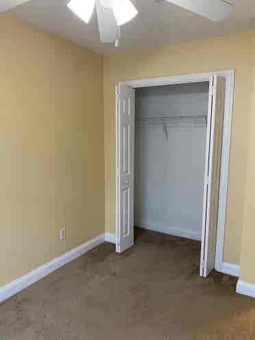 2 Rooms available