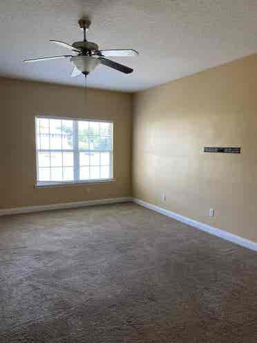 2 Rooms available