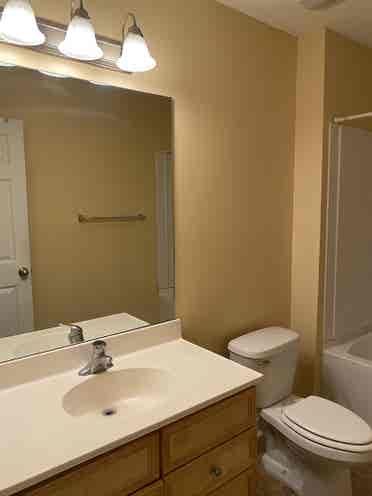 2 Rooms available