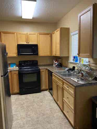 2 Rooms available