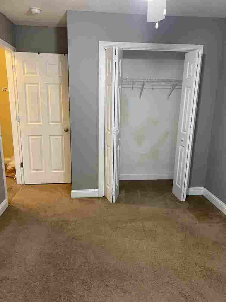 2 Rooms available