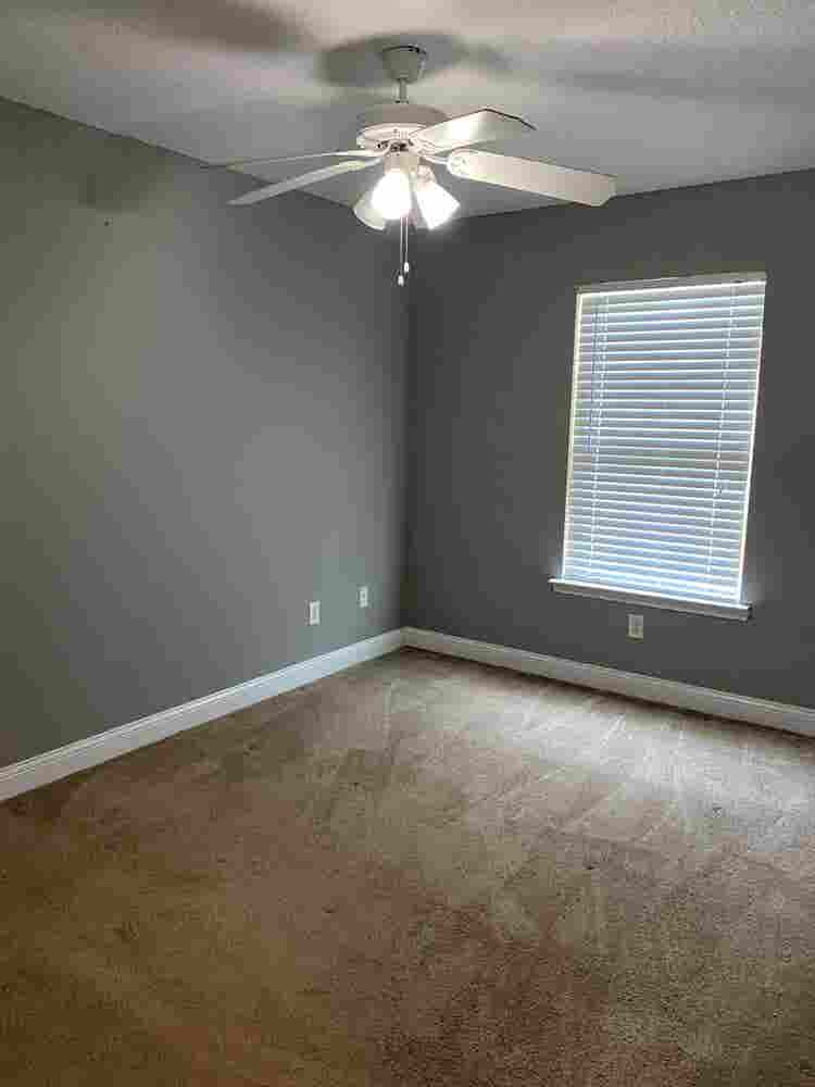 2 Rooms available