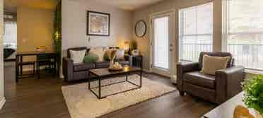 I'm looking for a female tenant.