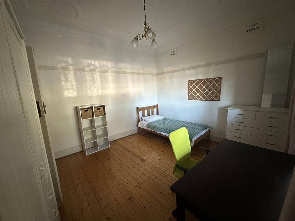 Room for female in Kingsford