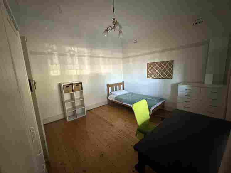 Room for female in Kingsford