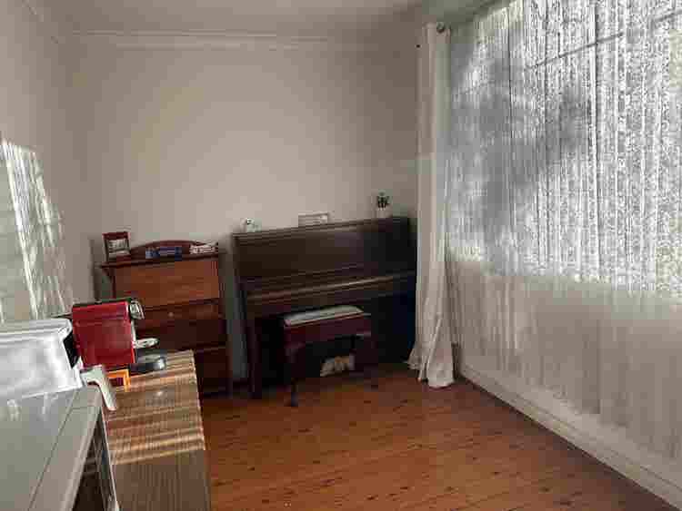 Room for female in Kingsford
