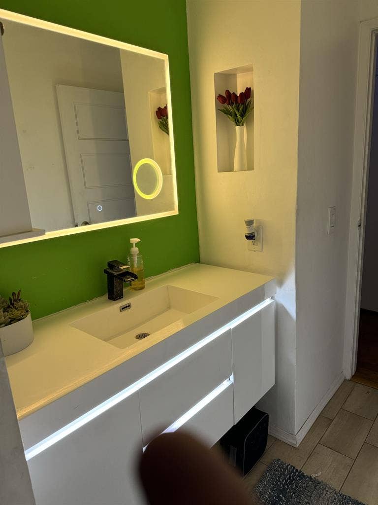 Fully Furnished Room available