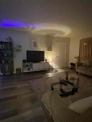 Cozy room for rent! 
Available OCT 1