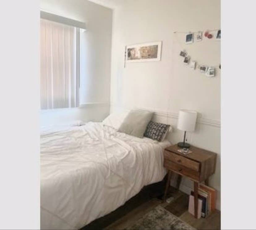 Cozy room for rent!
Available OCT 1