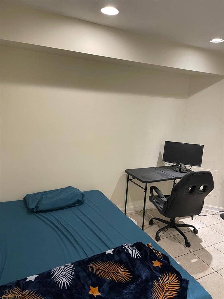 Room available for rent