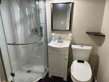 Basement en-suite available Oct.
