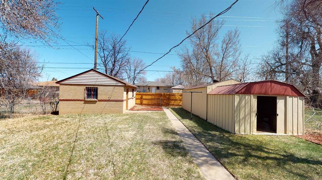 3 BR in Denver