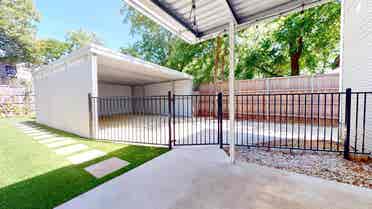 1 BR in Dallas